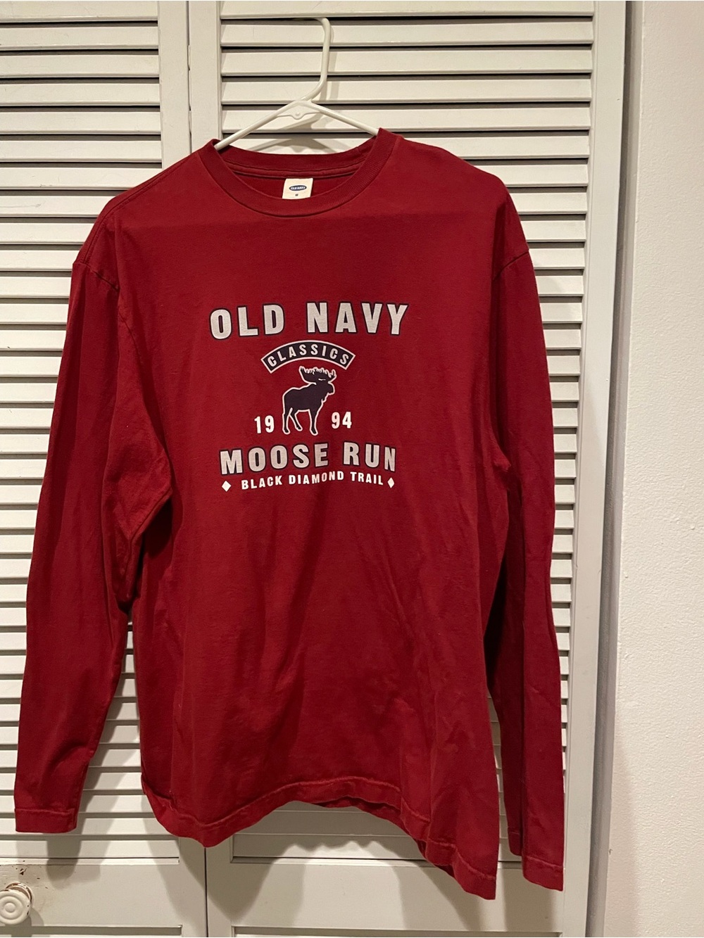 Old Navy Men's Long-Sleeve Moose Run Graphic Tee - Crimson Red